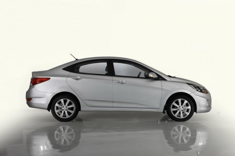  Hyundai Solaris 2011 года  (фото 40 из 45)